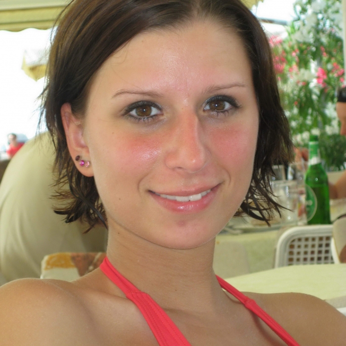 nimfomana Ioana_buzea din Vaslui de 25 ani